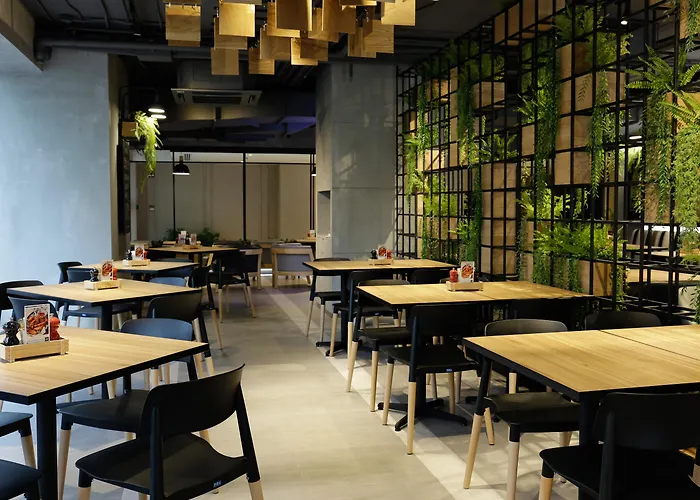 Shama Lakeview Asoke Hotel