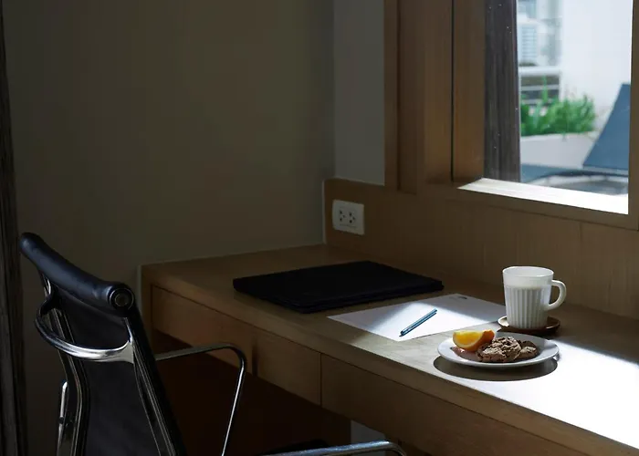 Shama Lakeview Asoke Hotel