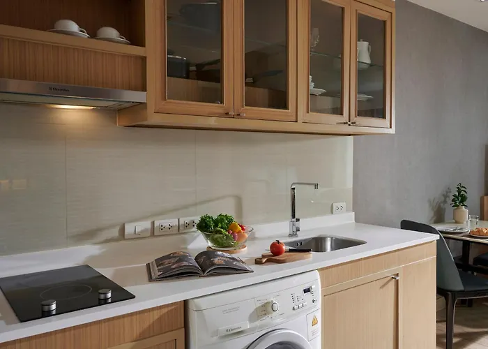 Shama Lakeview Asoke Hotel